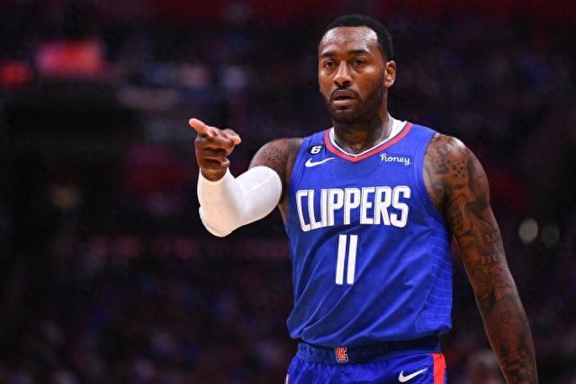 美国男篮大胜塞尔维亚 库里24分约基奇16+11